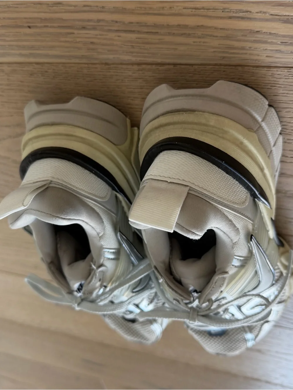 Nike V2K Run Summit White Metallic Silver Women's Size 10
